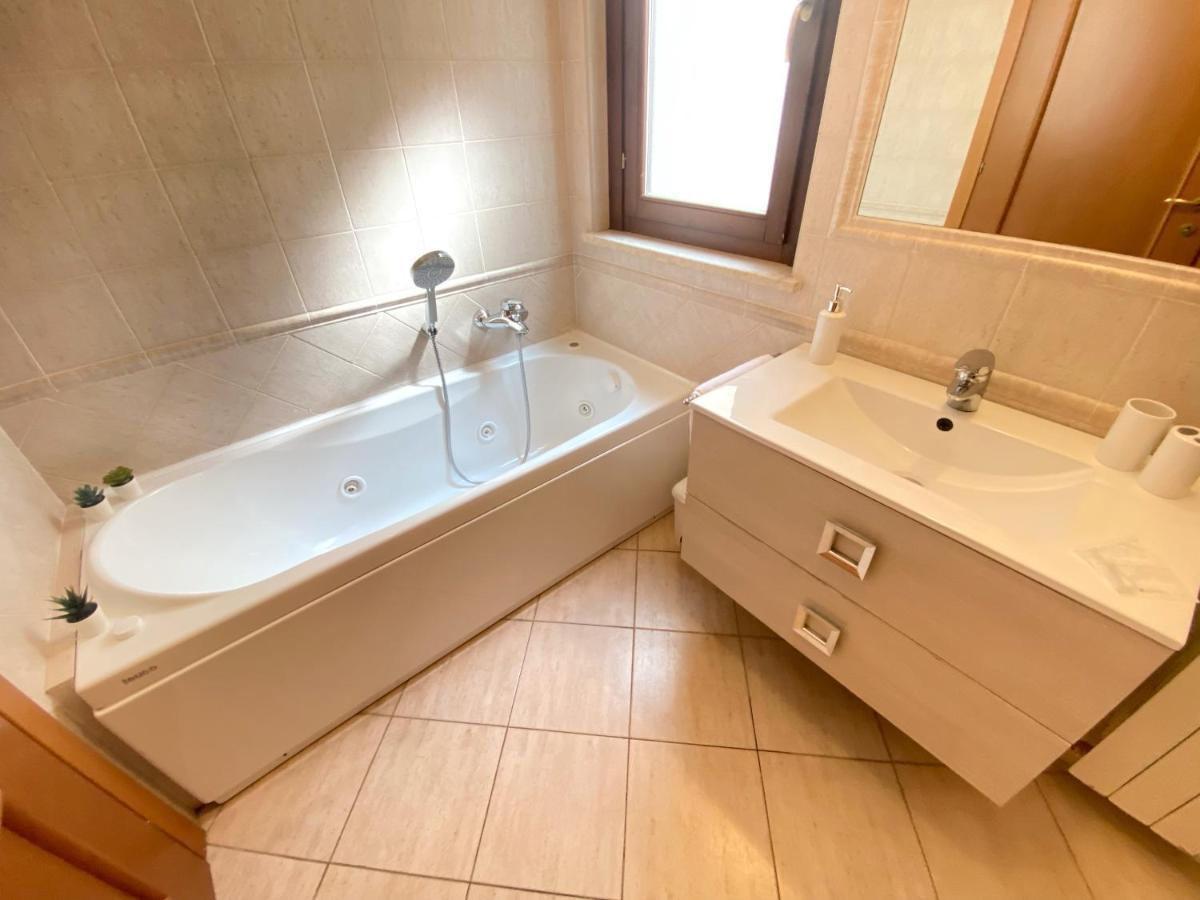 Sunset Escape Apartment - Panoramic Terrace Fiumicino Zewnętrze zdjęcie