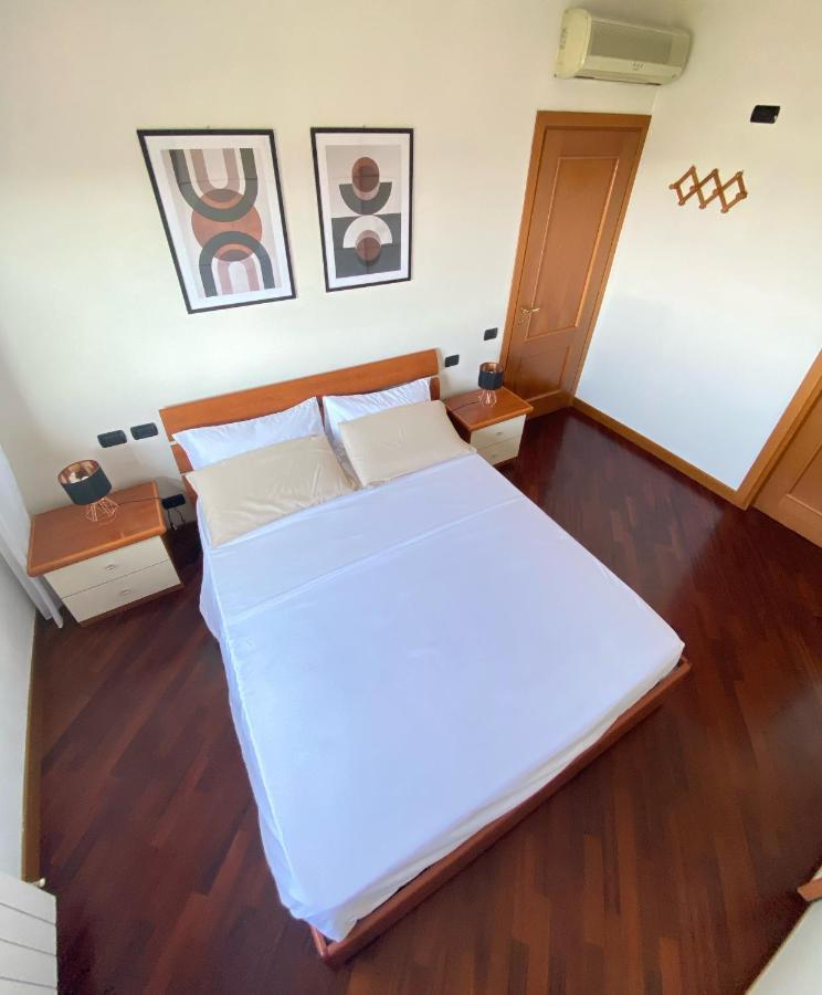 Sunset Escape Apartment - Panoramic Terrace Fiumicino Zewnętrze zdjęcie